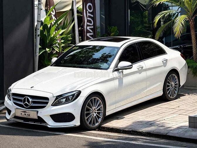 Mercedes C300 AMG Model 2018 Trắng/Đỏ thể thao