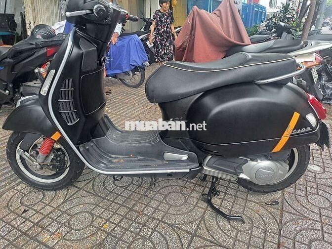 Vespa GTS 125 Fi Nhập Ý 2011. xe đẹp máy zin
