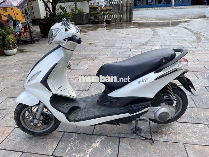 Piaggio Fly 2011 Trắng