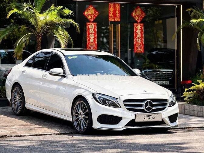 Mercedes C300 AMG Model 2018 Trắng/Đỏ thể thao