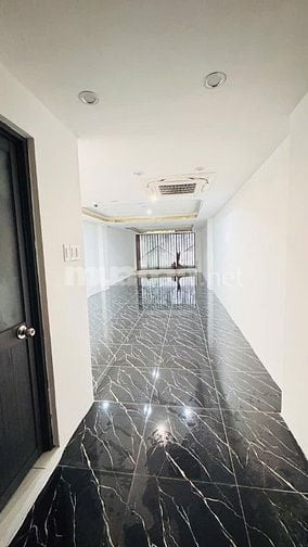 Cho thuê toà nhà mặt tiền đường số 8 có thang máy+tầng hầm 5 lầu 47tr