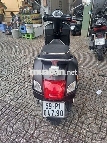Vespa GTS 125 Fi Nhập Ý 2011. xe đẹp máy zin