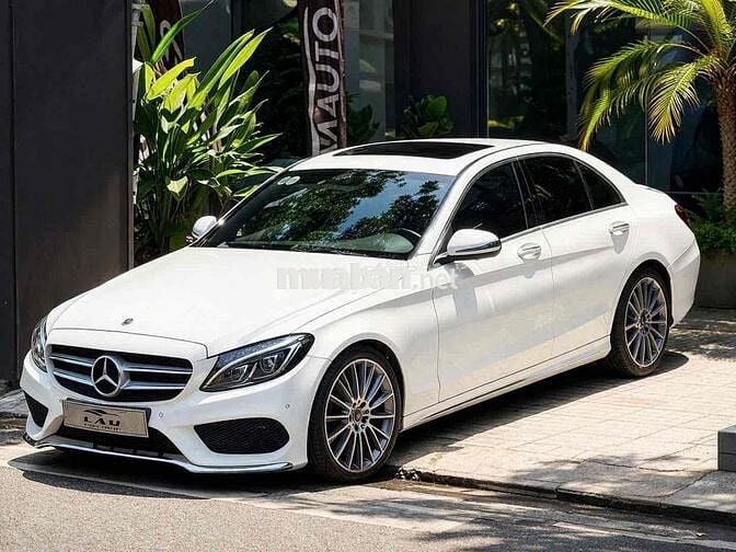 Mercedes C300 AMG Model 2018 Trắng/Đỏ thể thao