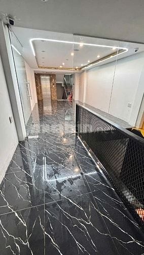 Cho thuê toà nhà mặt tiền đường số 8 có thang máy+tầng hầm 5 lầu 47tr