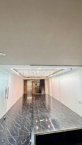 Cho thuê toà nhà mặt tiền đường số 8 có thang máy+tầng hầm 5 lầu 47tr