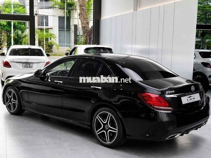Mercedes C300 AMG Facelift 2019 Đen/Nâu - 6v6 km
