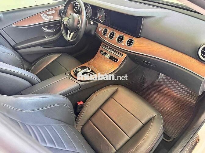 Mercedes E200 2019 Lướt 29.000km Siu Đẹp
