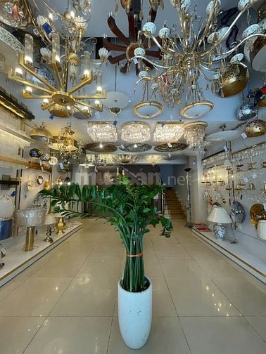 Tuyển Kỹ Thuật Lắp Đặt Đèn Trang Trí Và Chiếu Sáng