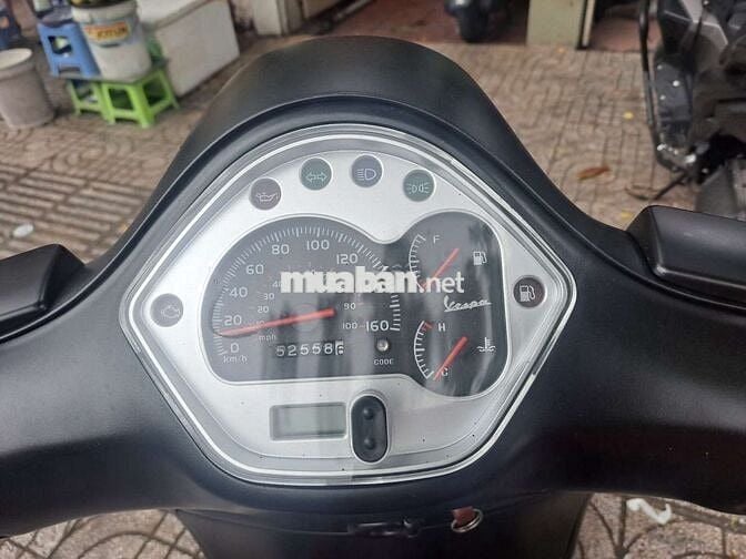 Vespa GTS 125 Fi Nhập Ý 2011. xe đẹp máy zin