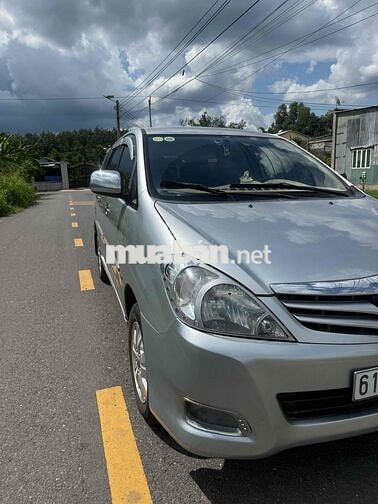 Toyota Innova G 2010 Số sàn Bạc