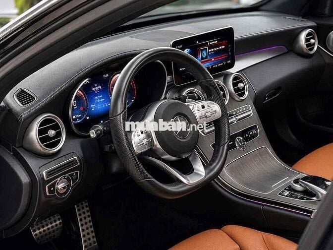 Mercedes C300 AMG Facelift 2019 Đen/Nâu - 6v6 km