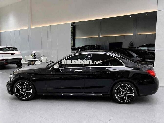 Mercedes C300 AMG Facelift 2019 Đen/Nâu - 6v6 km