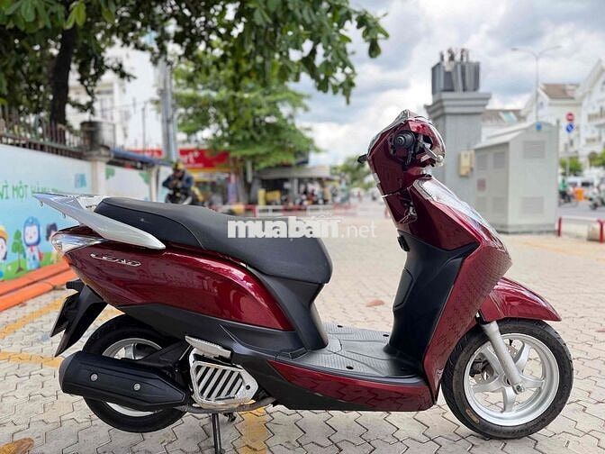Honda Lead 125 màu Đỏ chưa rớt đầu