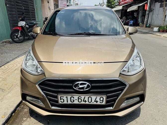 Hyundai Grand i10 Số tự động Vàng cát 5 chỗ