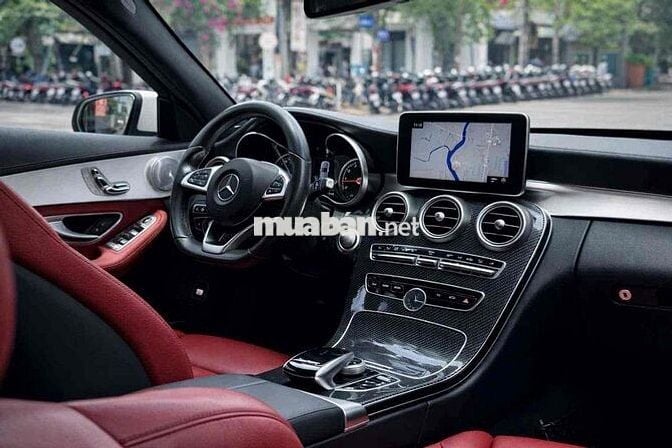 Mercedes C300 AMG Model 2018 Trắng/Đỏ thể thao