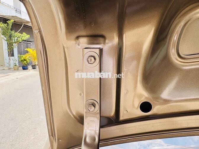 Hyundai Grand i10 Số tự động Vàng cát 5 chỗ