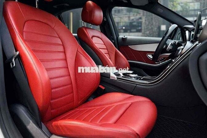 Mercedes C300 AMG Model 2018 Trắng/Đỏ thể thao