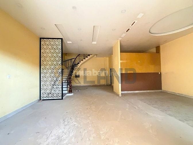 NHÀ MỚI 4 TẦNG - NGAY PHẠM VĂN ĐỒNG - HXH - VUÔNG VỨC NGANG 9M 