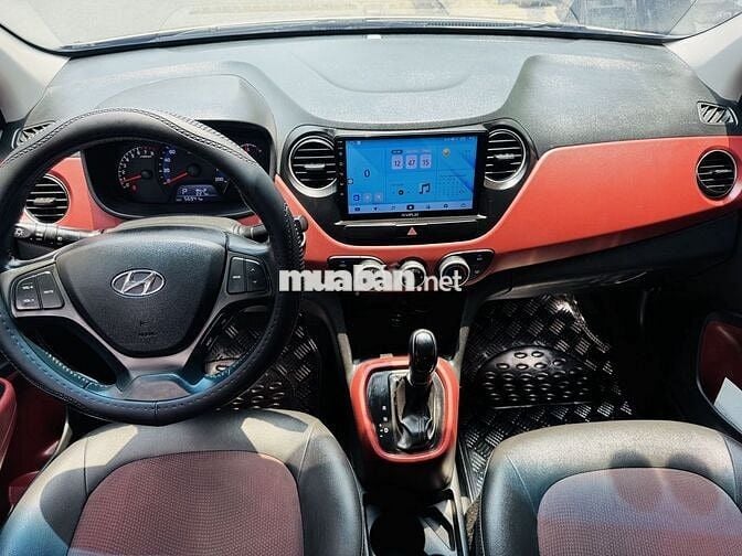 Hyundai Grand i10 Số tự động Vàng cát 5 chỗ