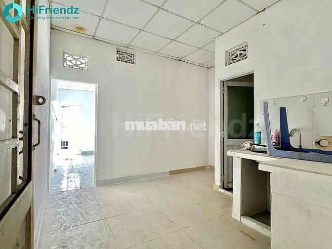 NHÀ TRỌ TRỐNG GIÁ RẺ mặt tiền Cao Lỗ sát Parc Mall Giáp Q5,Q10