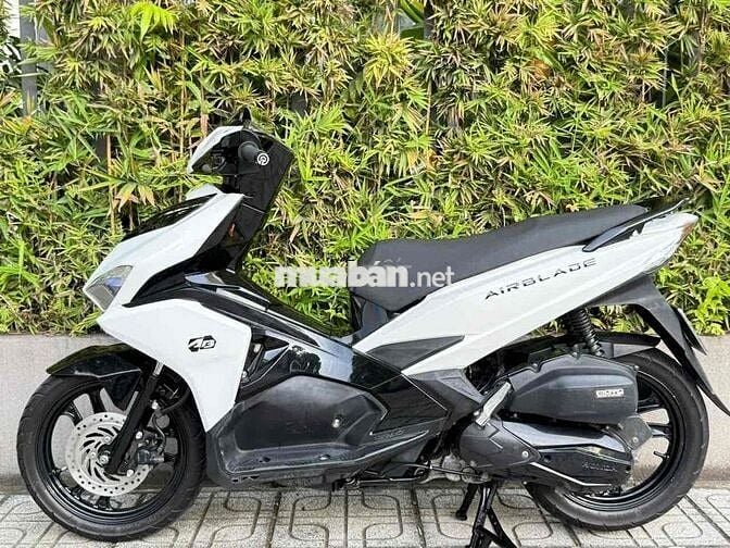 Air blade 2018 smakey ( nậu xớ tt 12trieu nhận xe)