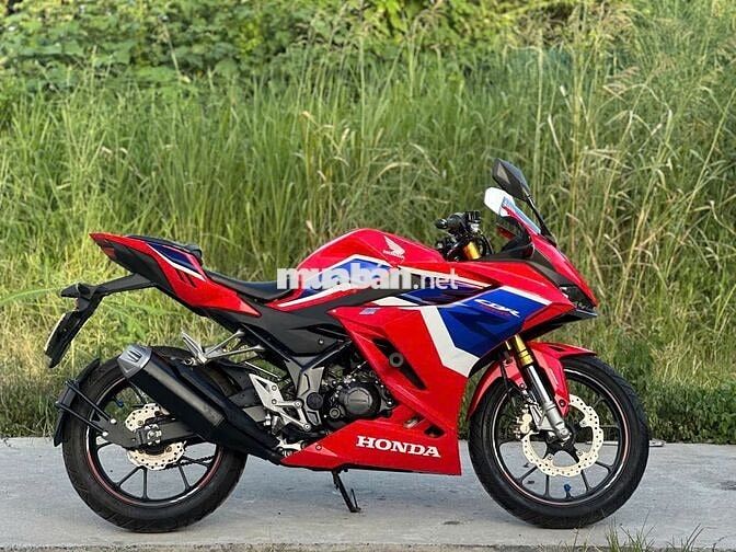 Honda CBR150R màu Đỏ