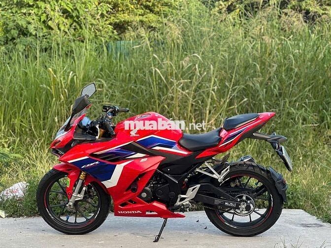 Honda CBR150R màu Đỏ