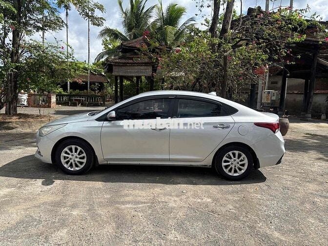 Hyundai Accent 2018 Số sàn bản đủ nguyên zin