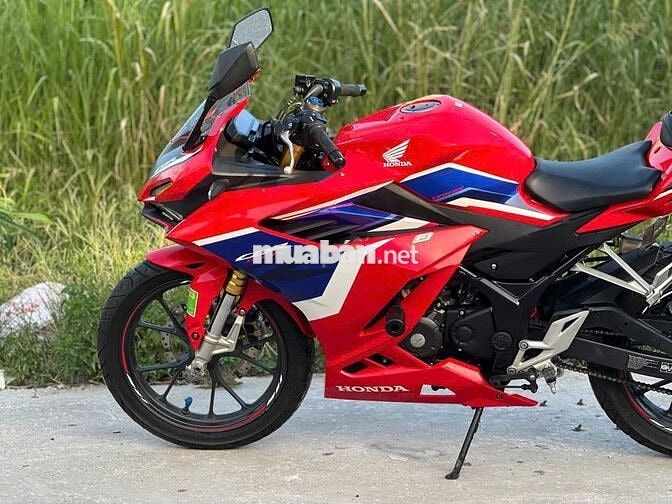 Honda CBR150R màu Đỏ