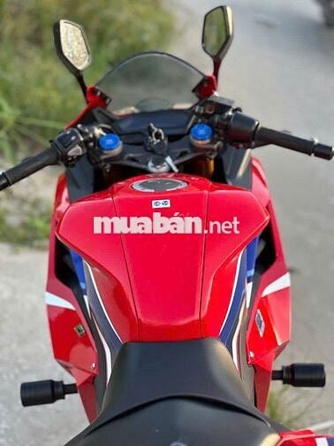 Honda CBR150R màu Đỏ