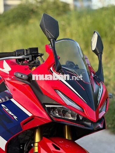 Honda CBR150R màu Đỏ