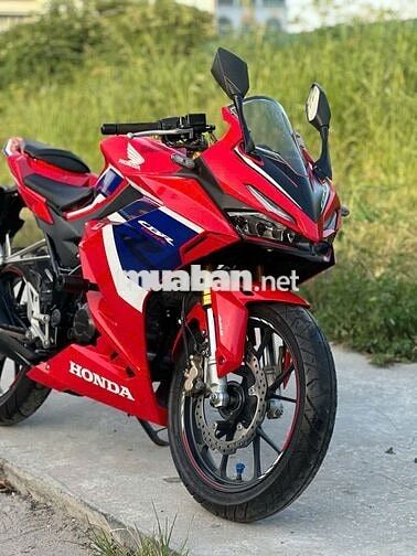 Honda CBR150R màu Đỏ
