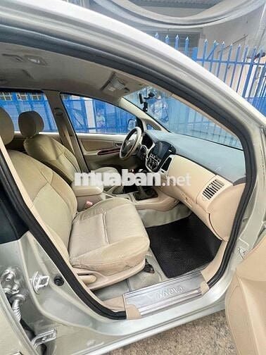 Toyota Innova G 2006 Bạc 175.000 km