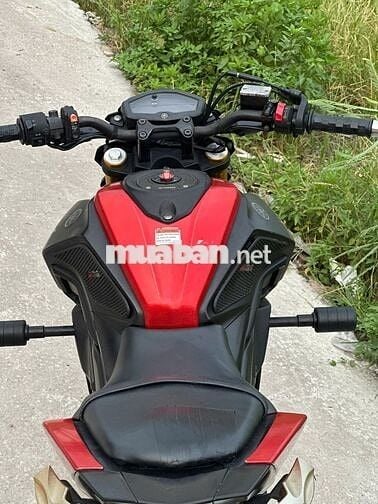 TFX Đen, Đỏ