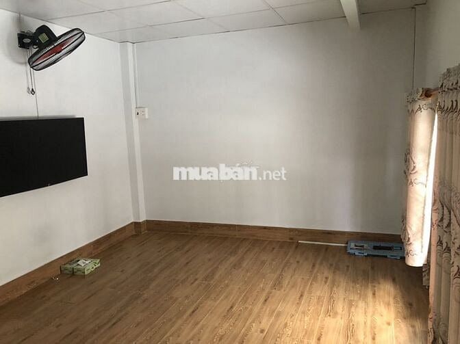 Nhà nguyên căn full nội thất 8Tr/th gần chợ trung tâm, an ninh. Q11