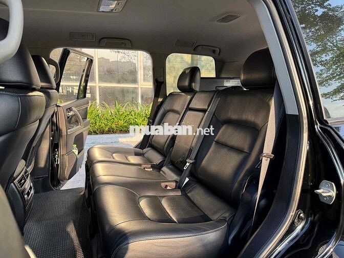 Toyota Land Cruiser VX V8 2014 Đen 7 chỗ