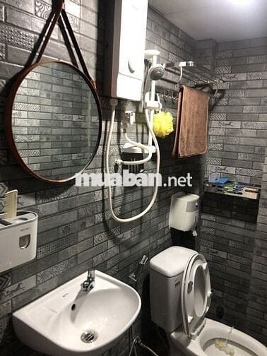 Nhà nguyên căn full nội thất 8Tr/th gần chợ trung tâm, an ninh. Q11