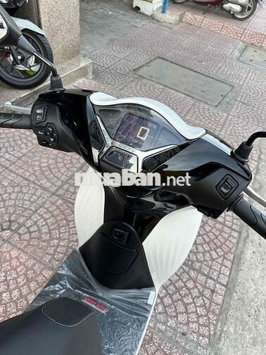 Honda SH 150i Form 2022 Trắng BSTP Chính Chủ