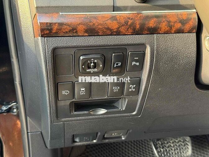 Toyota Land Cruiser VX V8 2014 Đen 7 chỗ