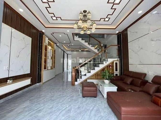 CHỐT GIÁ 1 TỶ 650 SIÊU PHẨM NHÀ  LẦU NGAY CHỢ BÌNH CHÁNH CÓ NGÂN HÀNG 