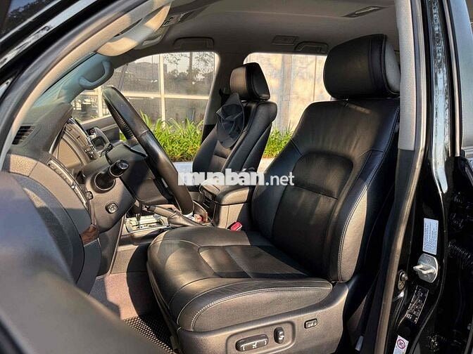 Toyota Land Cruiser VX V8 2014 Đen 7 chỗ