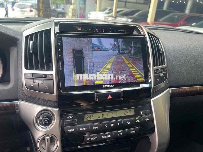 Toyota Land Cruiser VX V8 2014 Đen 7 chỗ