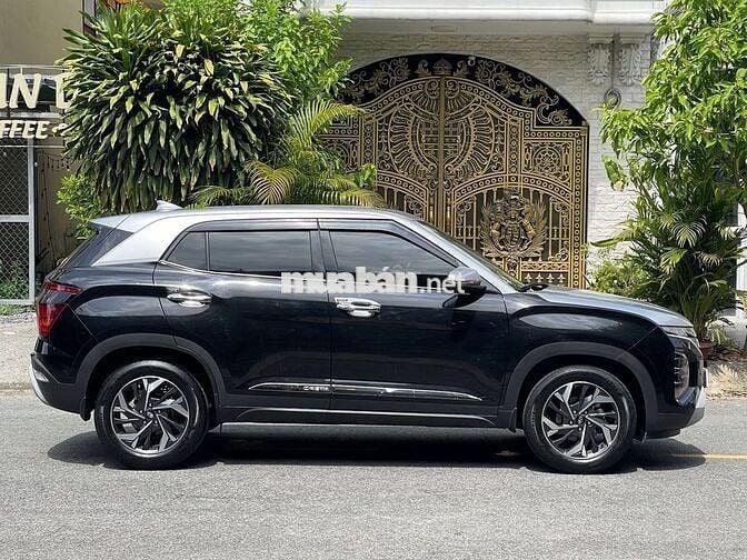 Hyundai Creta 1.5AT Cao Cấp 2022 Đen 18.000 km
