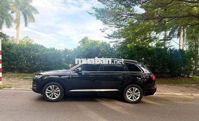 Audi Q7 2018 Đen 7 chỗ Xăng Tự động