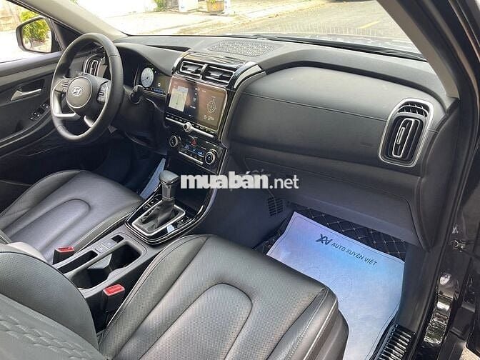 Hyundai Creta 1.5AT Cao Cấp 2022 Đen 18.000 km