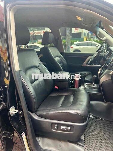Toyota Land Cruiser VX V8 2014 Đen 7 chỗ