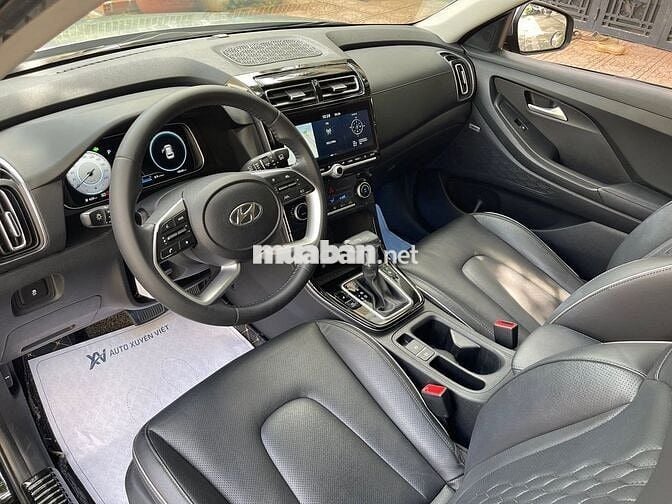 Hyundai Creta 1.5AT Cao Cấp 2022 Đen 18.000 km
