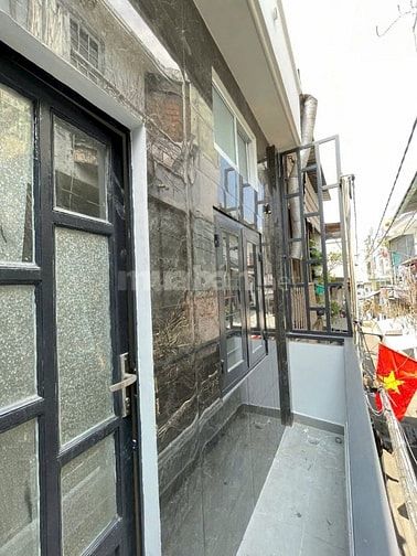 (🌹hh40tr) Nhà 2 lầu ngay Ngã tư Lạc Long Quân Âu Cơ 
