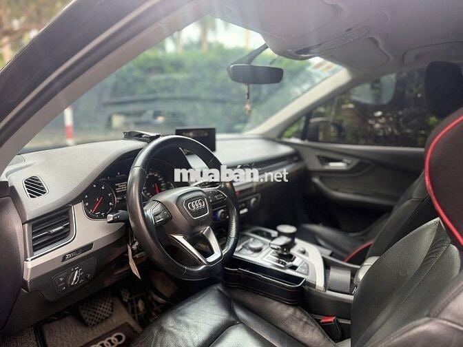 Audi Q7 2018 Đen 7 chỗ Xăng Tự động