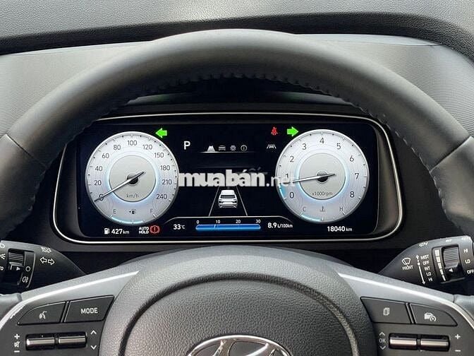 Hyundai Creta 1.5AT Cao Cấp 2022 Đen 18.000 km